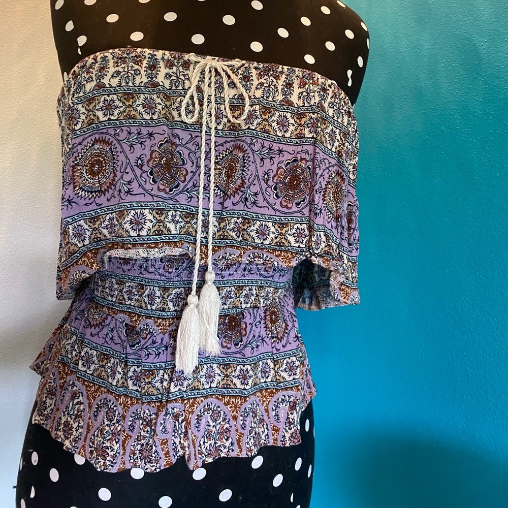 American Eagle strapless patterned top. Size Small